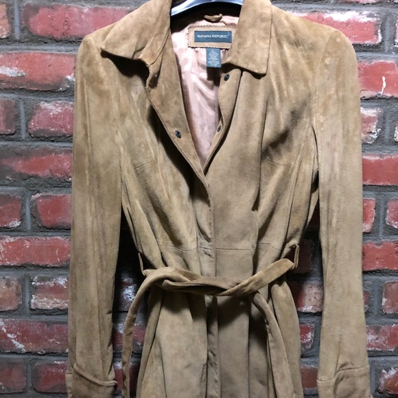 Banana Republic Jackets & Blazers - Banana Republic tan suede jacket